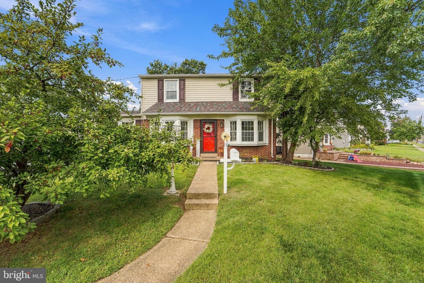 2647 UNION AVE Property Photo 1