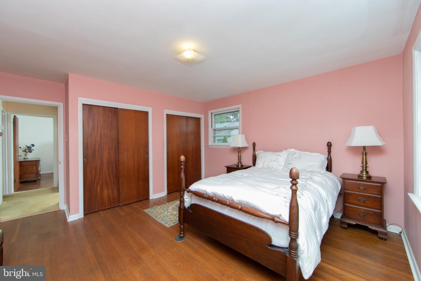 407 Graisbury Ave Property Photo 12