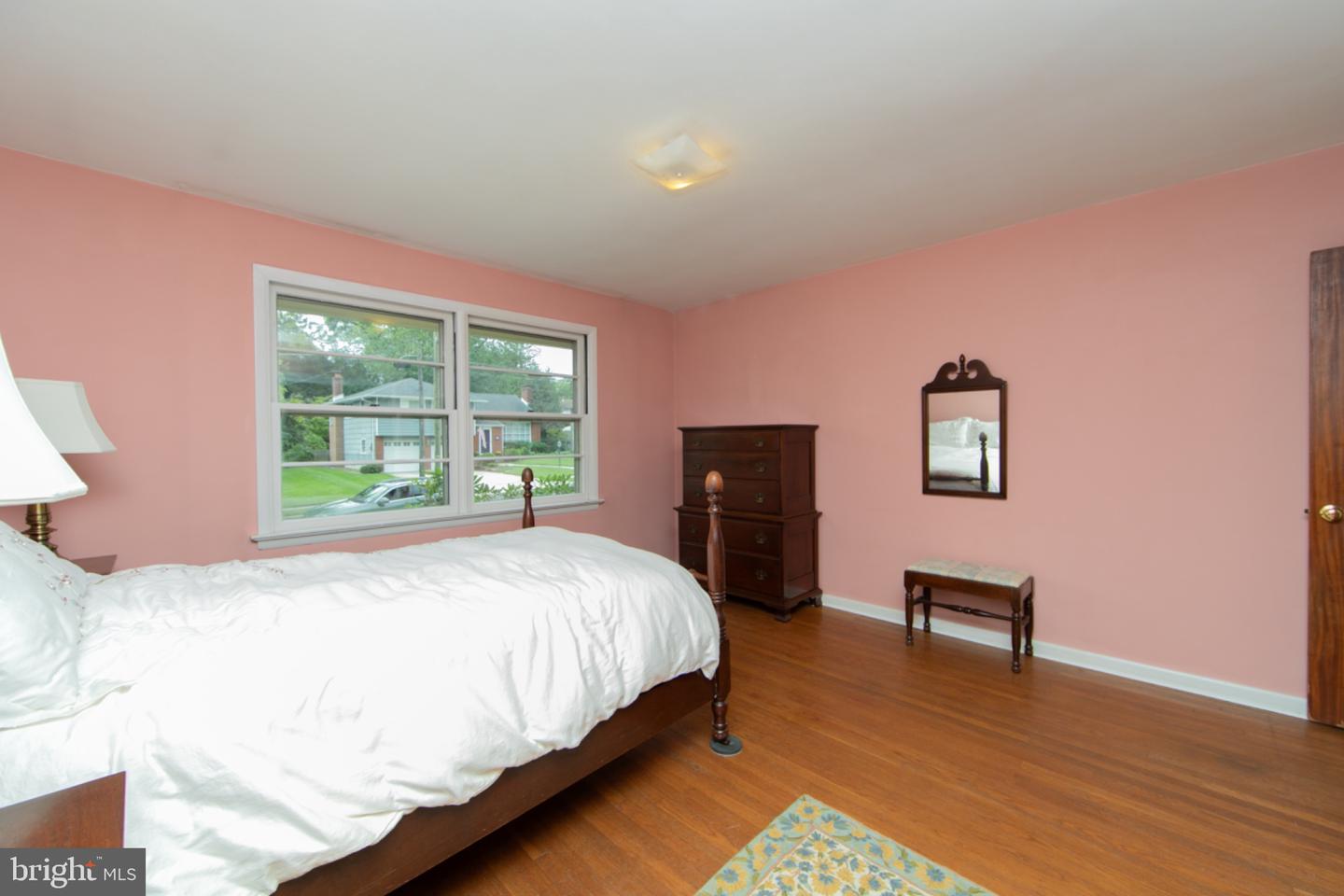407 Graisbury Ave Property Photo 13