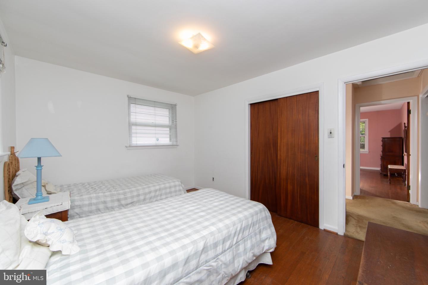 407 Graisbury Ave Property Photo 16