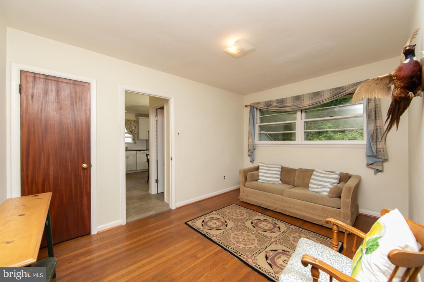 407 Graisbury Ave Property Photo 17