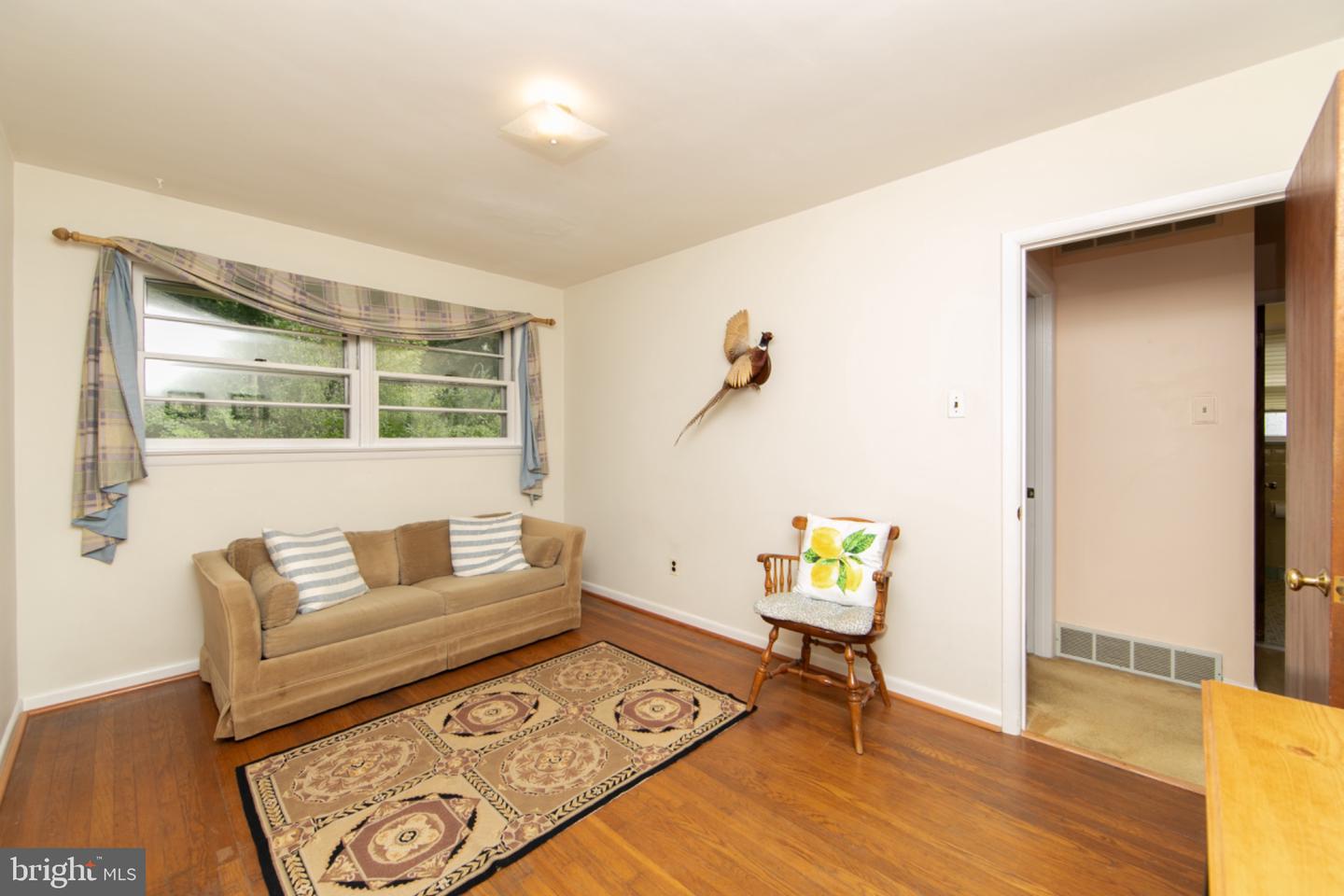 407 Graisbury Ave Property Photo 18
