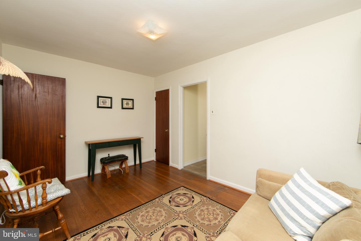407 Graisbury Ave Property Photo 19