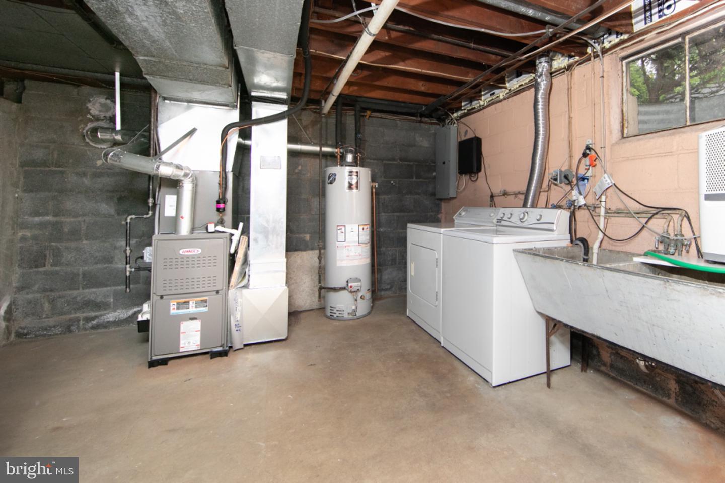 407 Graisbury Ave Property Photo 21