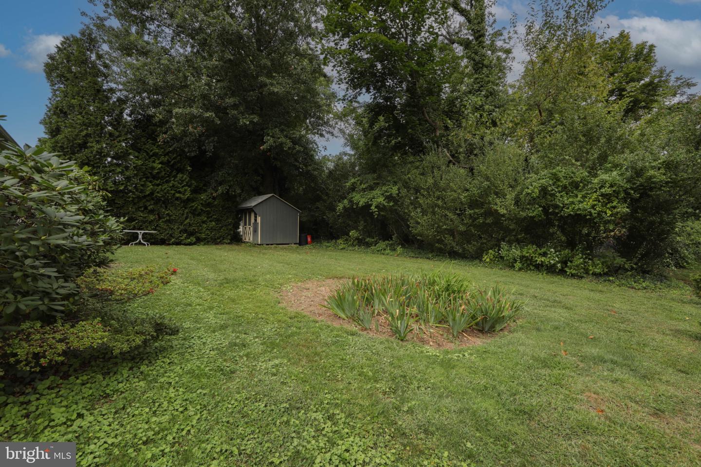 407 Graisbury Ave Property Photo 27