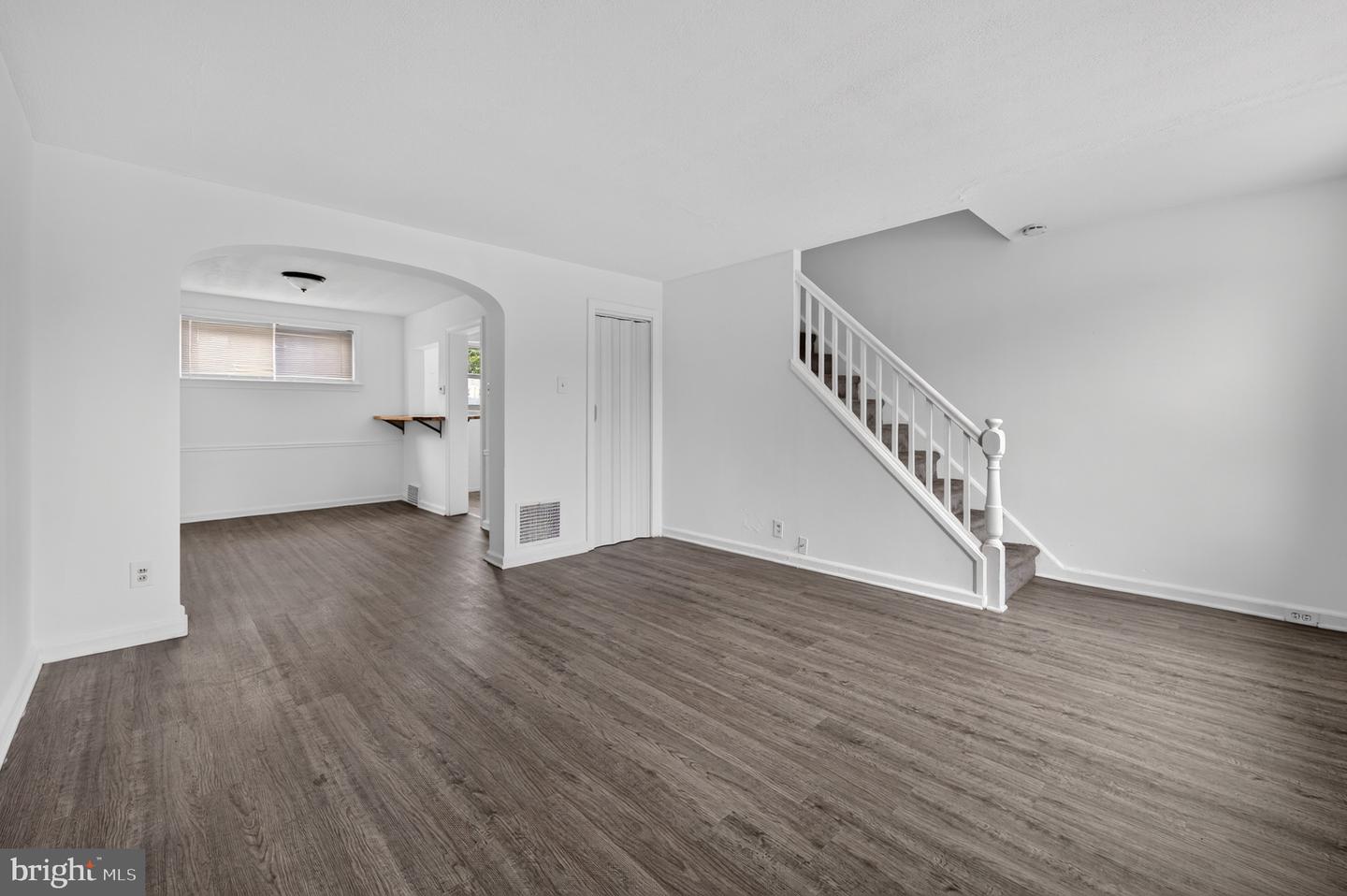 443 Raritan St Property Photo 3