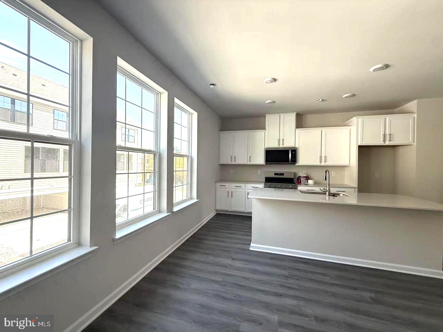 112 Spencer Way Property Photo 2