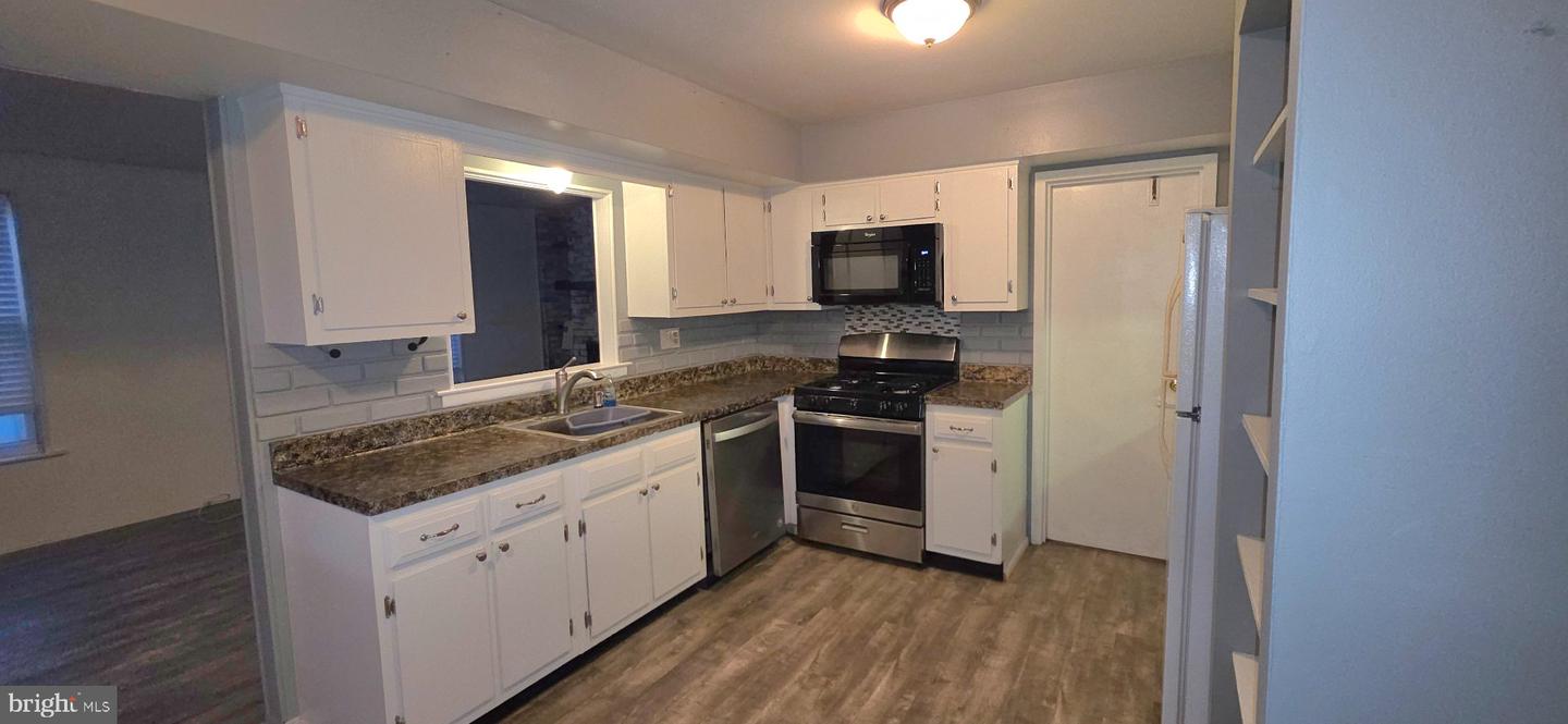 402 Winding Way Property Photo 4