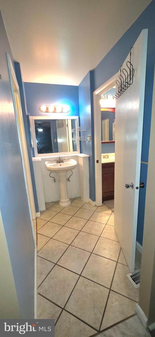 402 Winding Way Property Photo 31