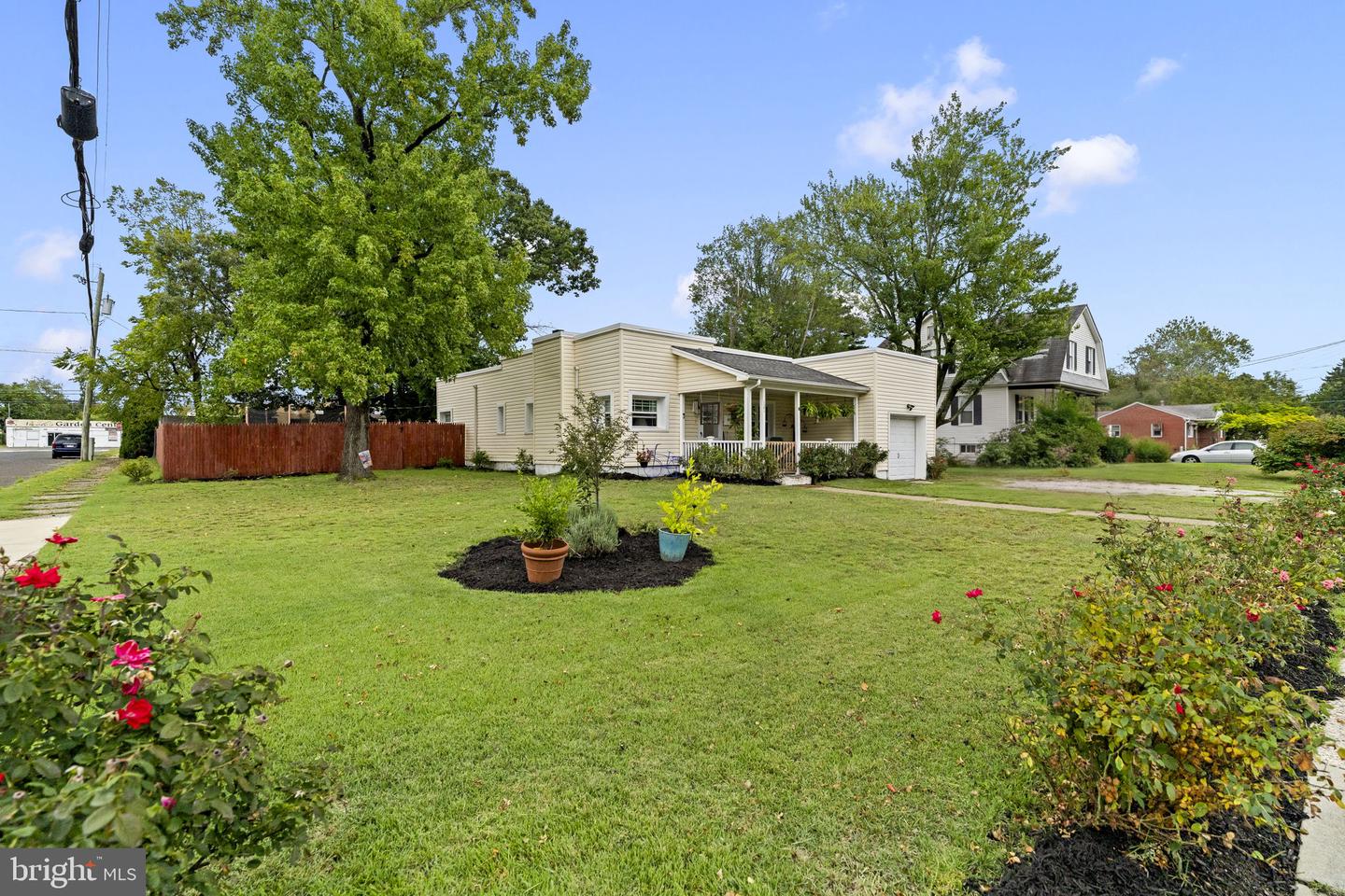 121 Ohio Ave Property Photo 4