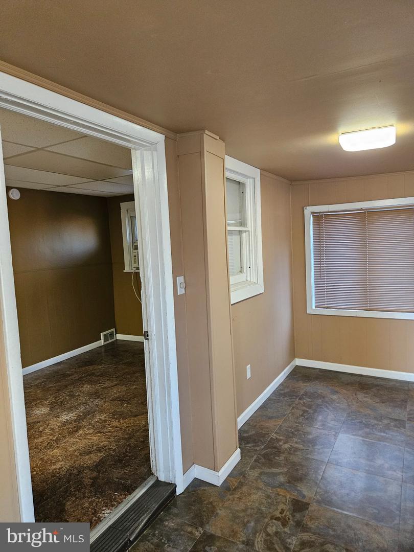 6124 Wayne Ave Property Photo 2