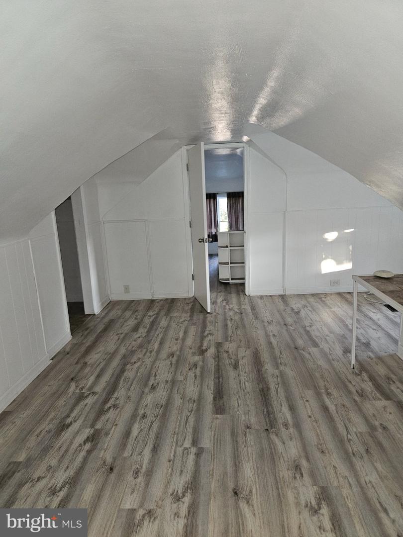 6124 Wayne Ave Property Photo 10