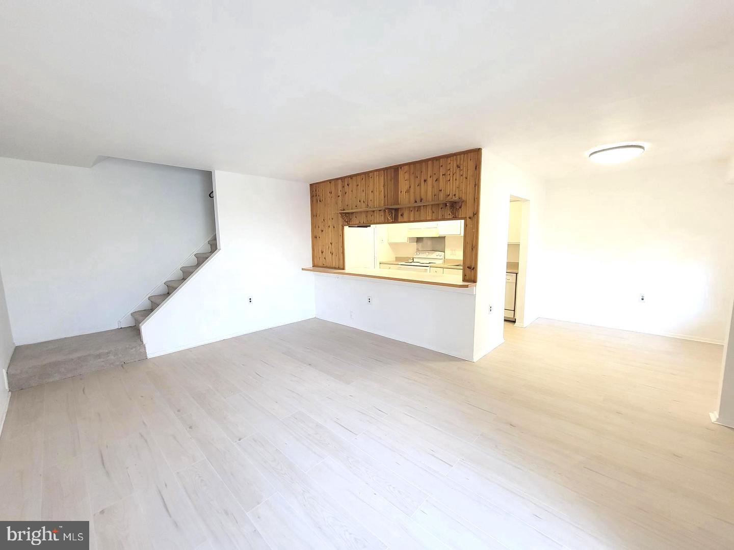 1005 Timber Creek Property Photo 3