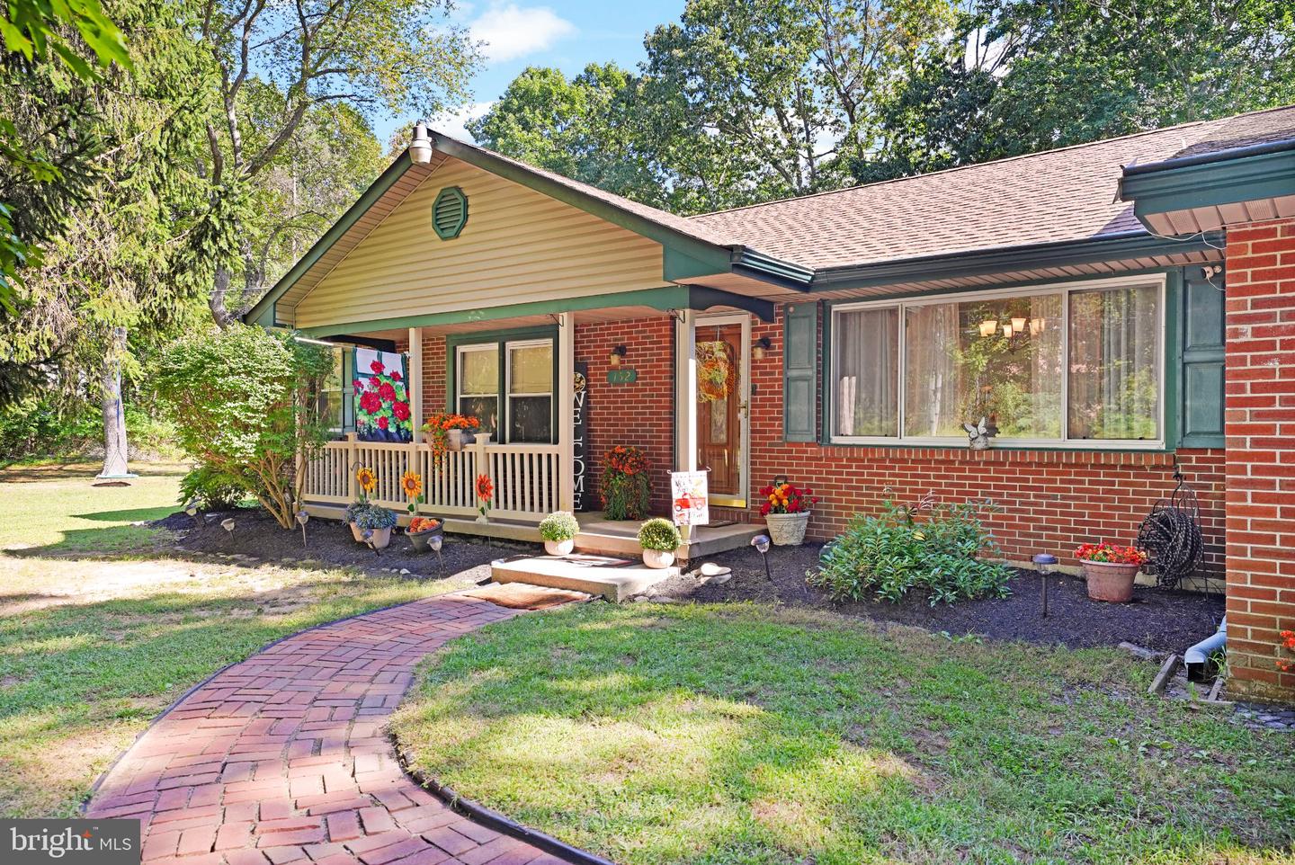 152 Cedarbrook Rd Property Photo 3