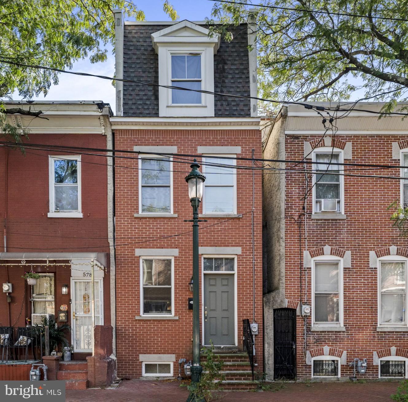 576 Berkley St Property Photo 2