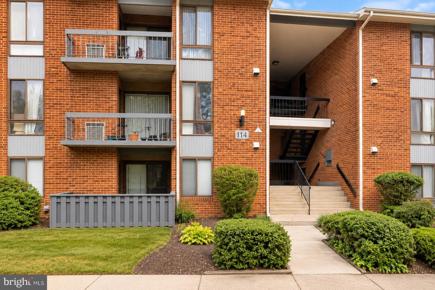 114 VAN BUREN RD #6 Property Photo 1