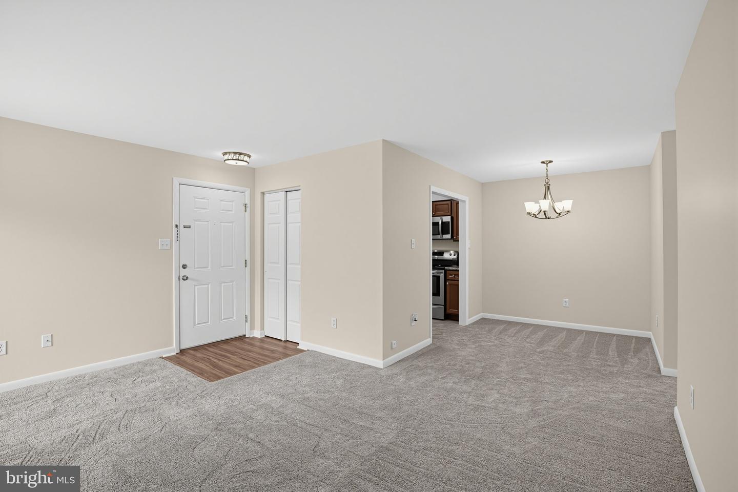 2034 Lucas Ln Property Photo 5