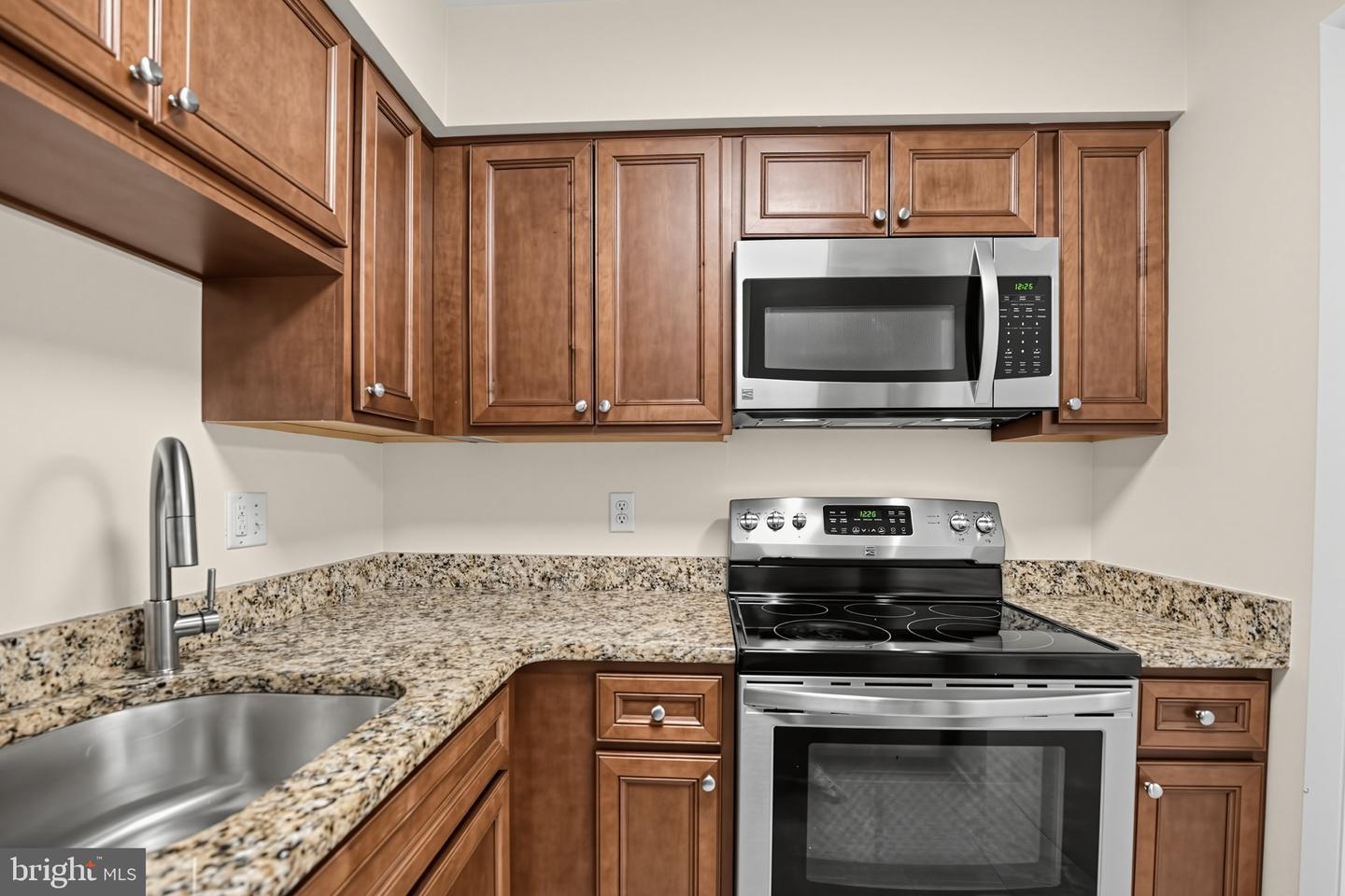 2034 Lucas Ln Property Photo 8