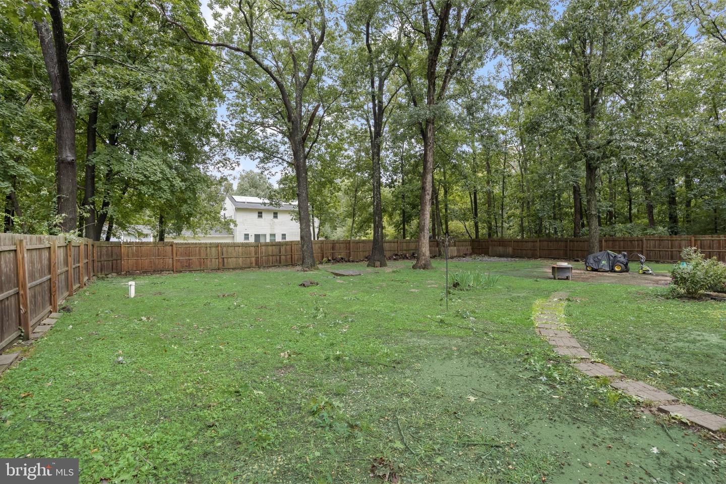 210 Garfield Ave Property Photo 25