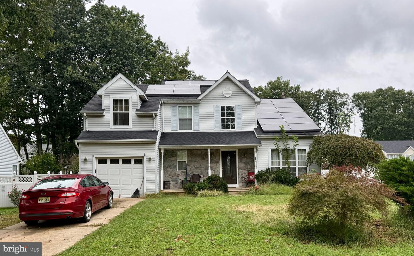 13 ANNAPOLIS DR Property Photo 1