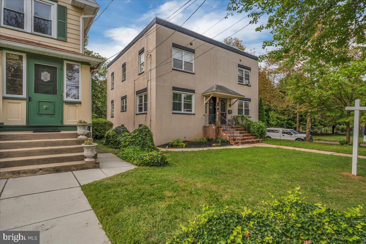 302 Cattell Ave Property Photo 2