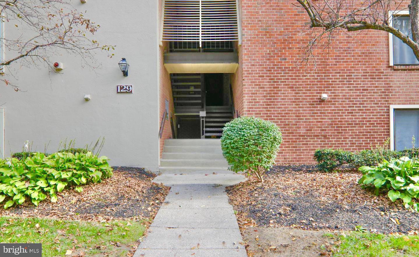 129-6 ECHELON RD #6 Property Photo 1