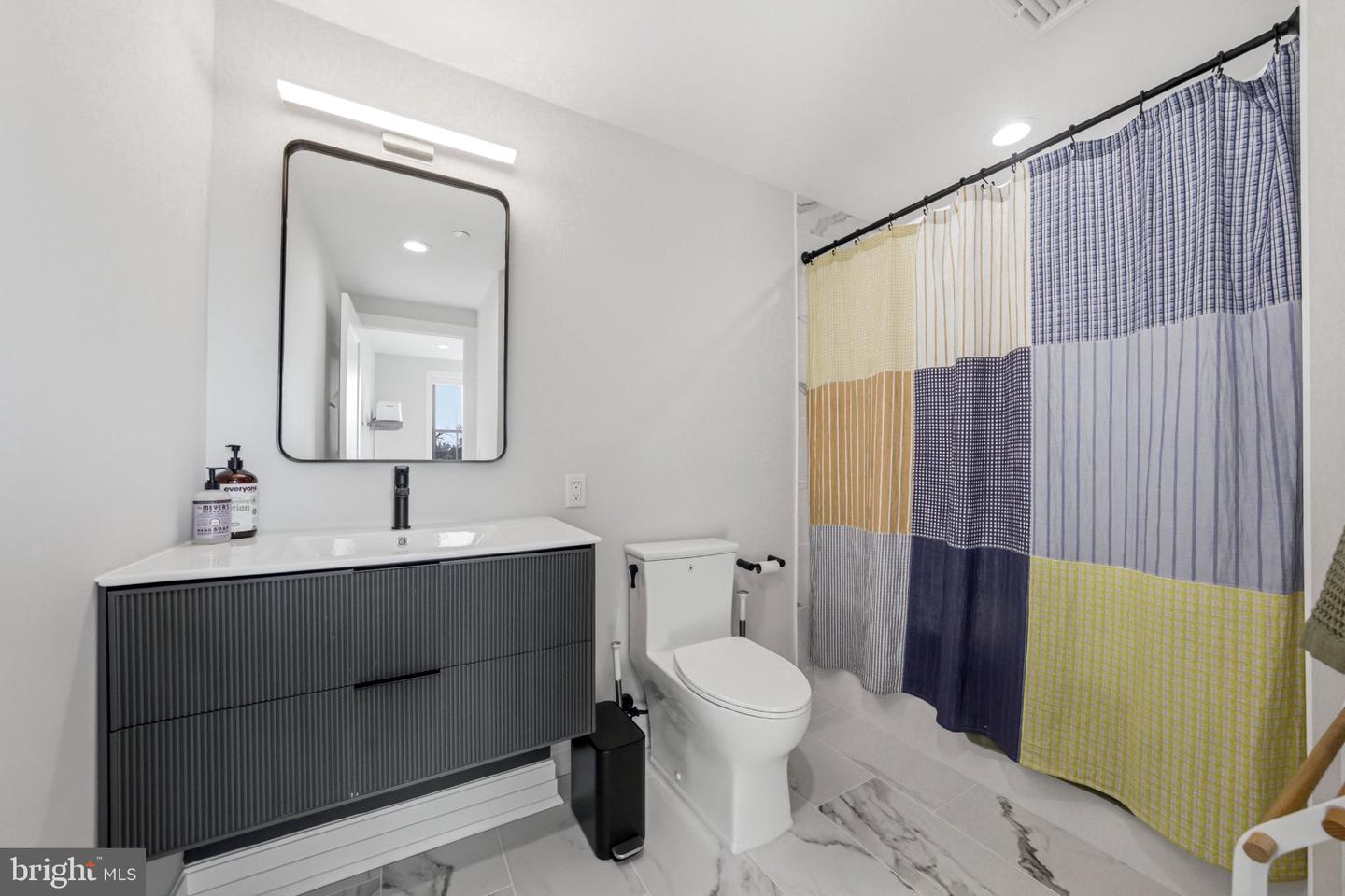 151 E Kings Hwy E #a Property Photo 19