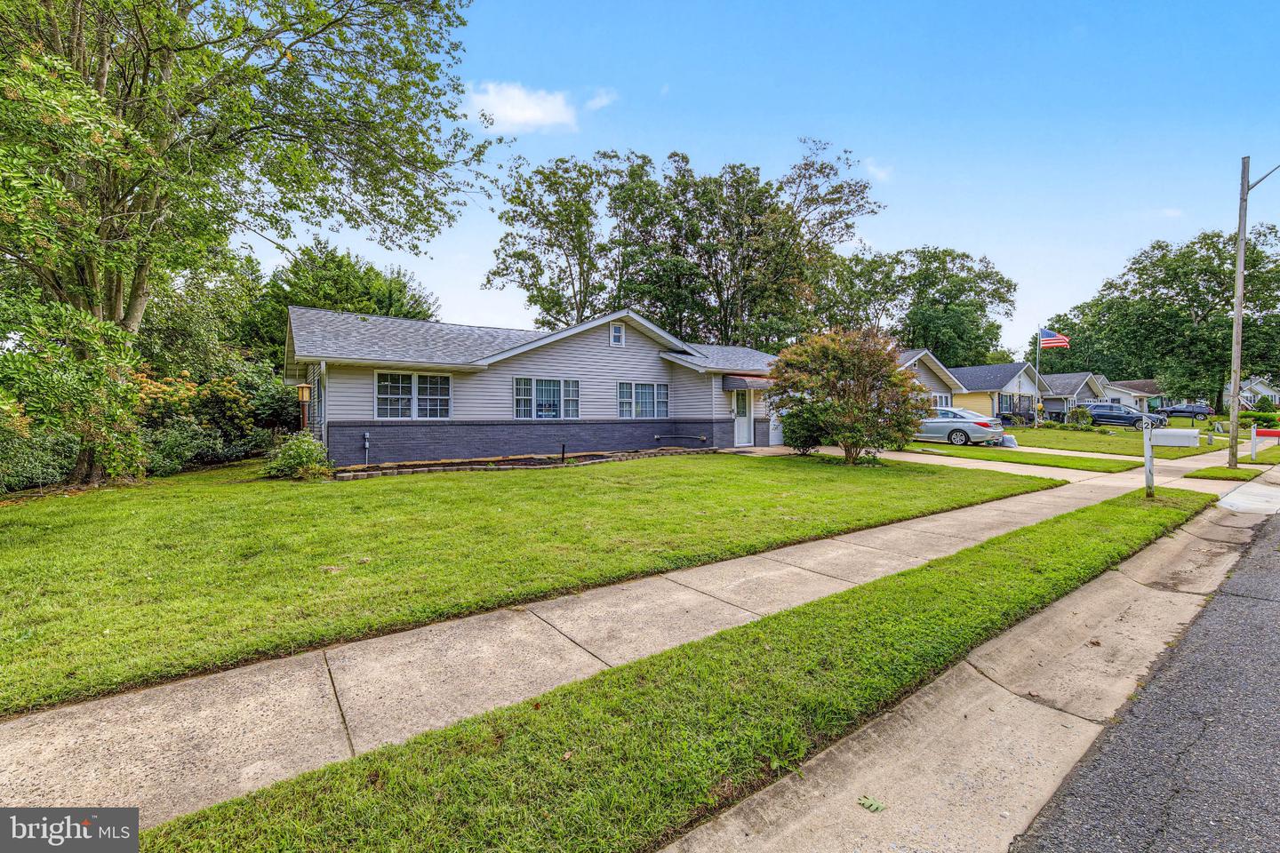 2 Poplar Ave Property Photo 1