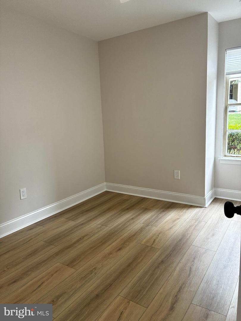 186 Tavistock #1 Property Photo 2