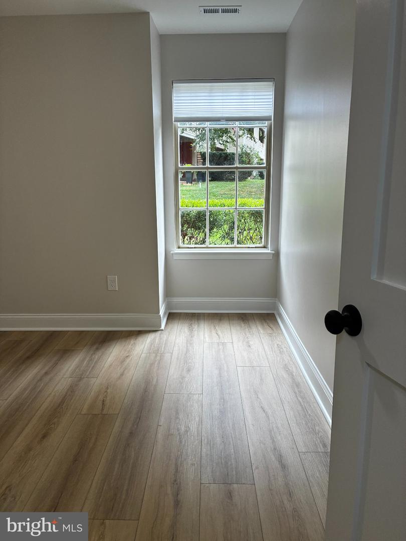 186 Tavistock #1 Property Photo 3