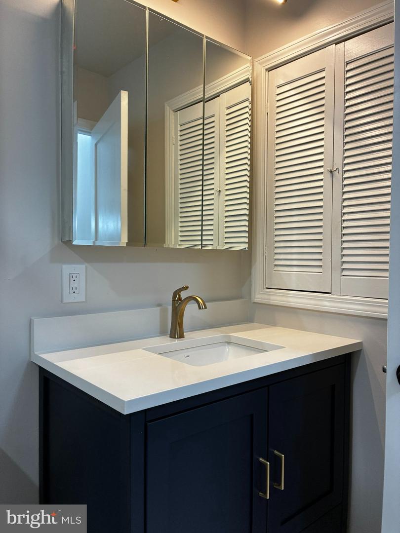 186 Tavistock #1 Property Photo 8