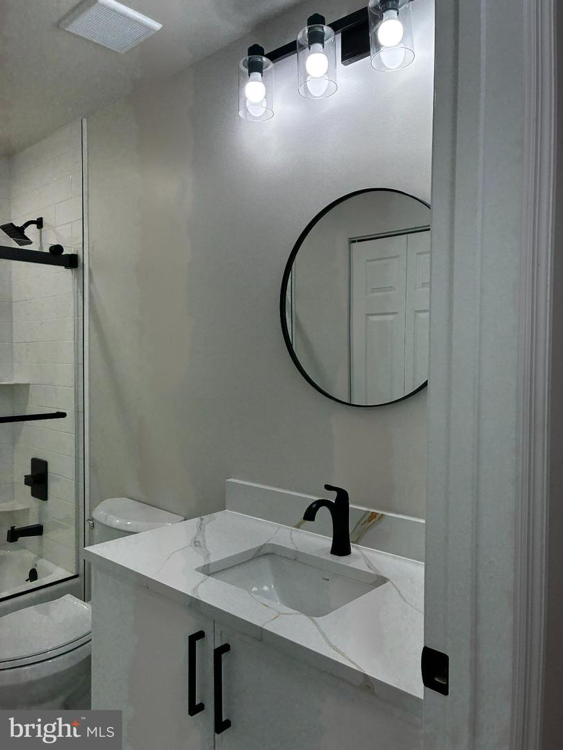 186 Tavistock #1 Property Photo 19