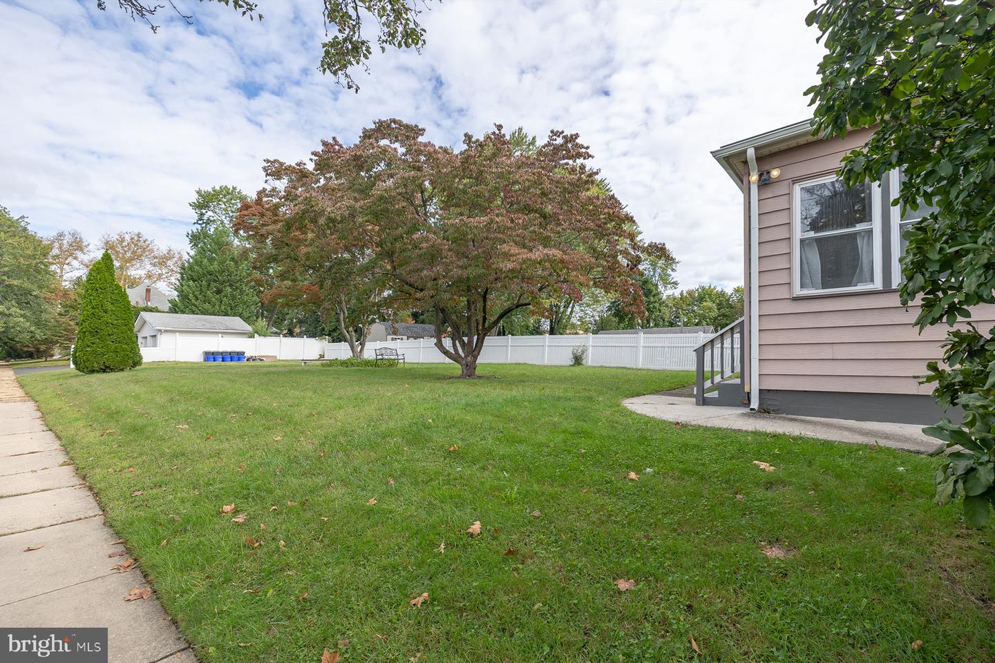 725 Eldridge Ave Property Photo 39