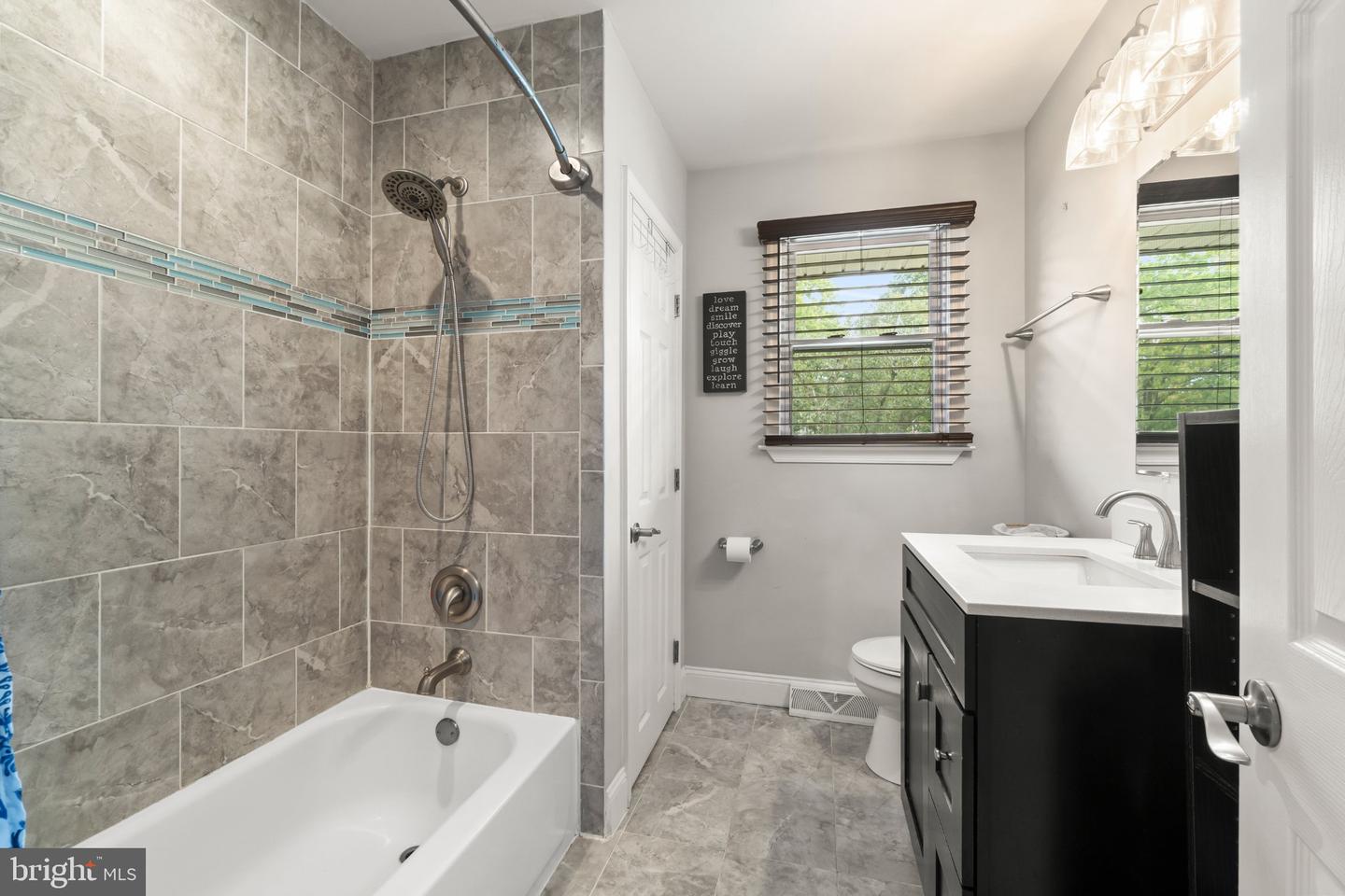 36 Richards Ave Property Photo 14