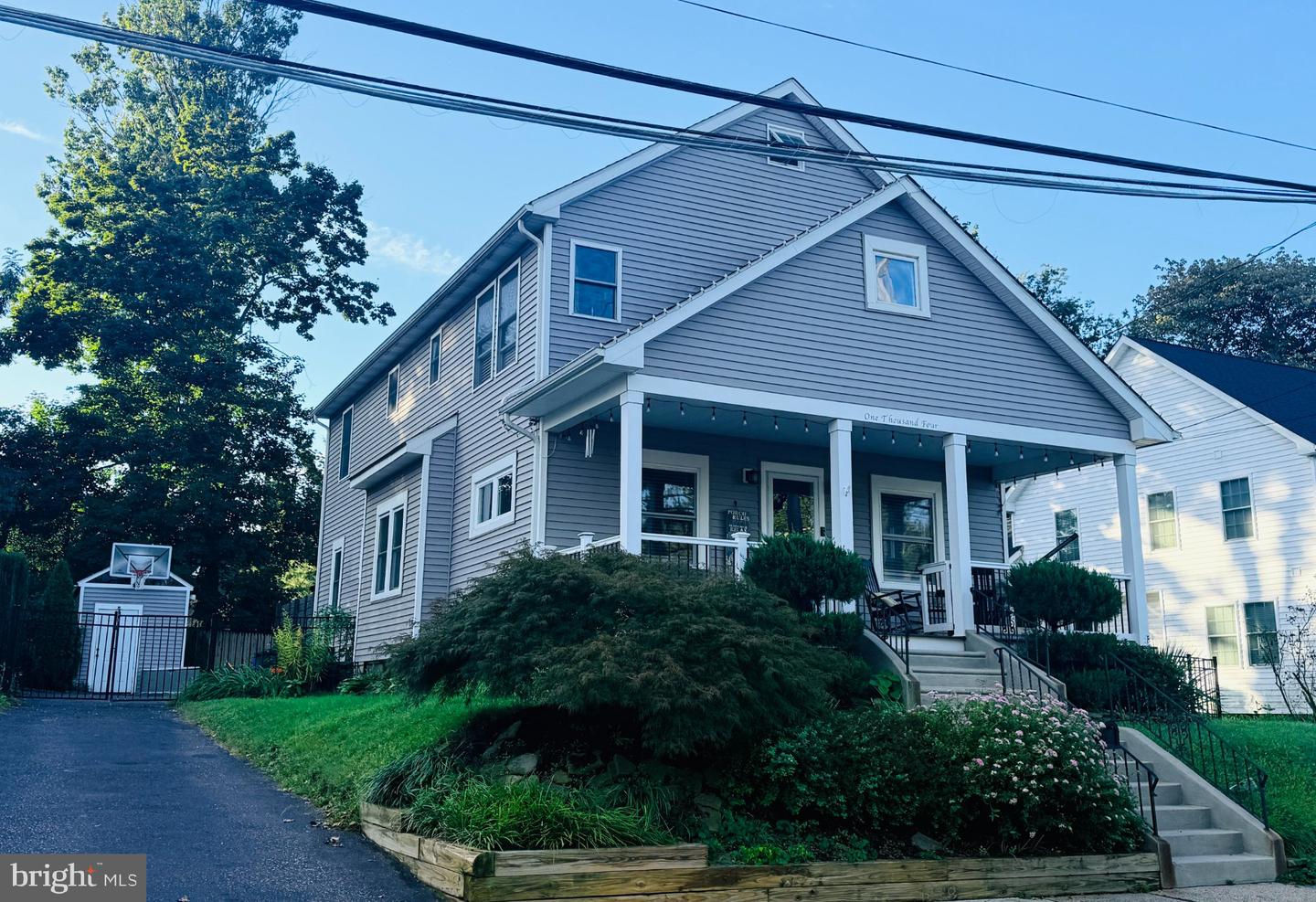 1004 GREEN ST Property Photo 1