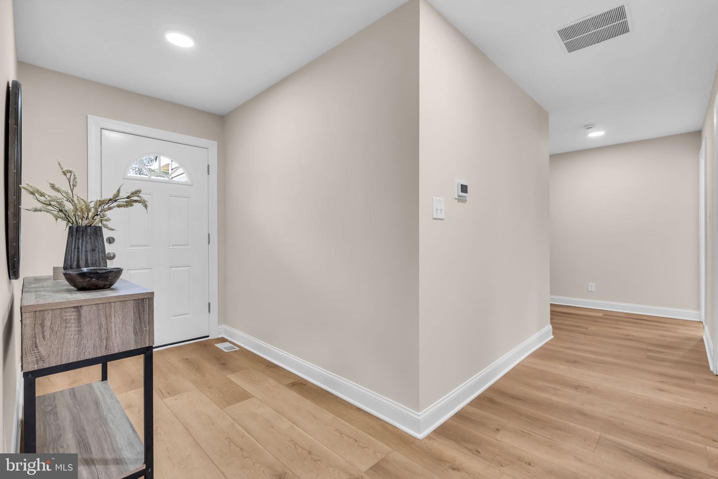 14 Steven Dr Property Photo 5