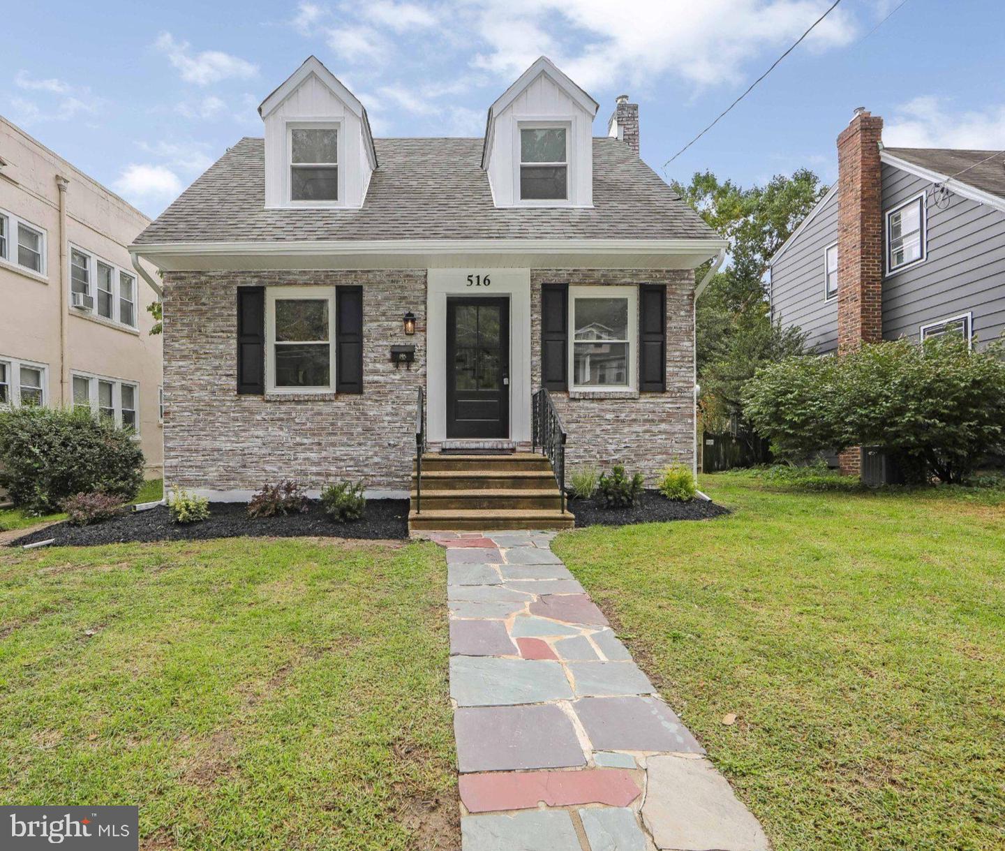 516 BETTLEWOOD AVE Property Photo 1