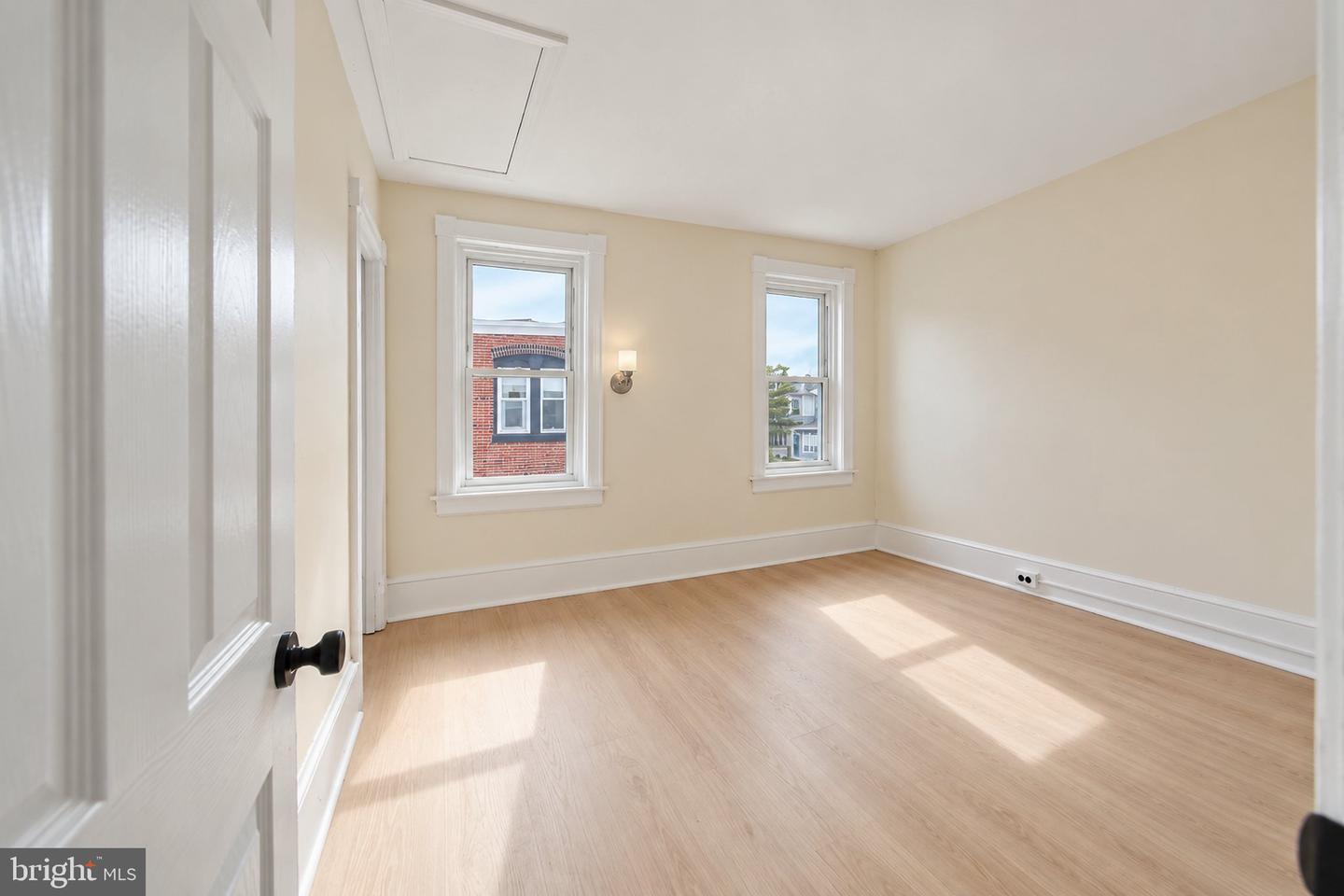 705 Powell St Property Photo 15