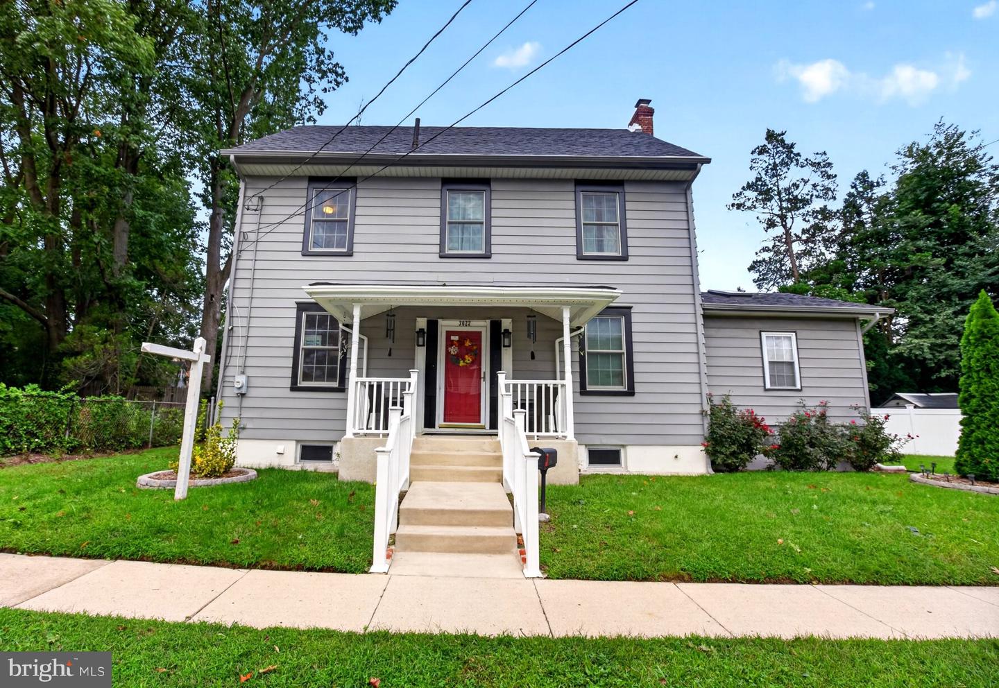 3022 Penn St Property Photo 1