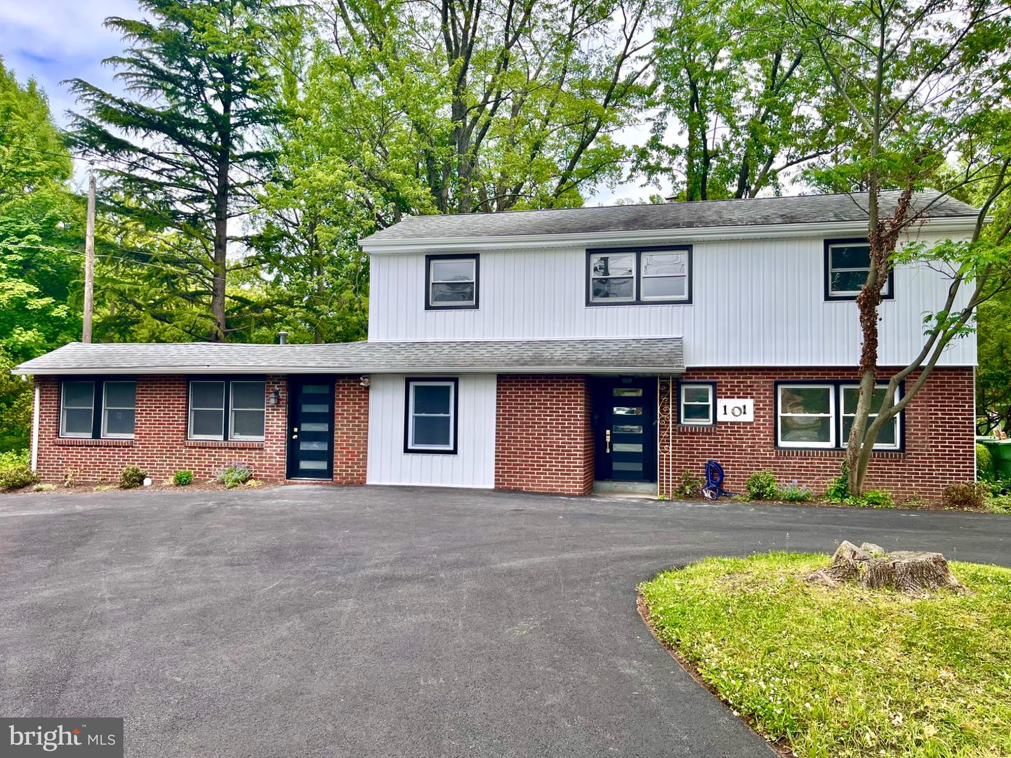 101 RAMBLE RD Property Photo 1