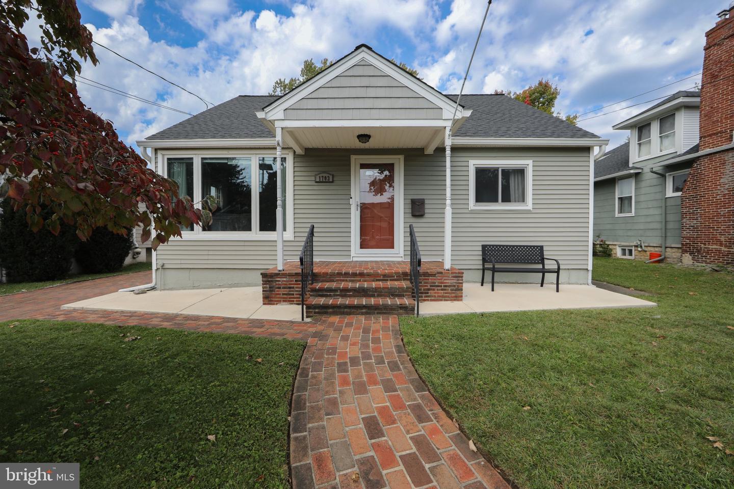 1703 MAPLE AVE Property Photo 1