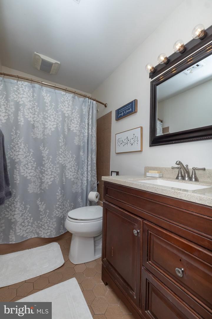 110 Oak Ave Property Photo 16