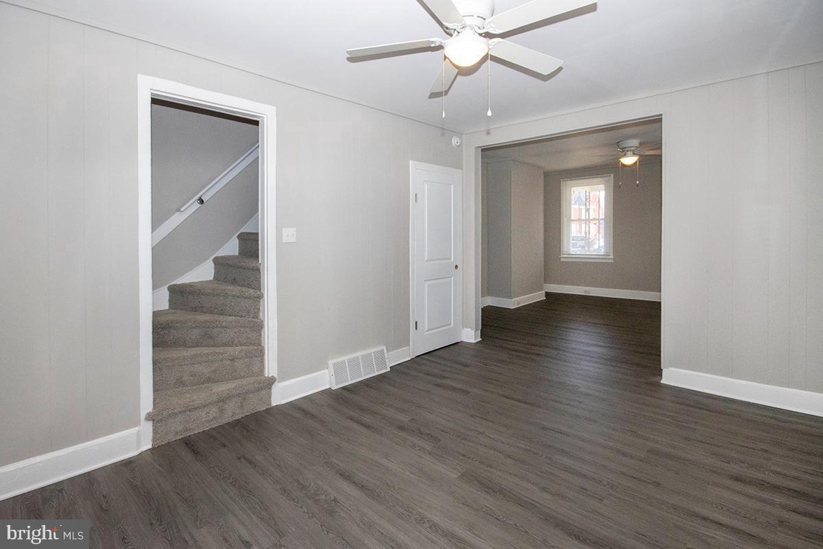 207 Somerset St Property Photo 5