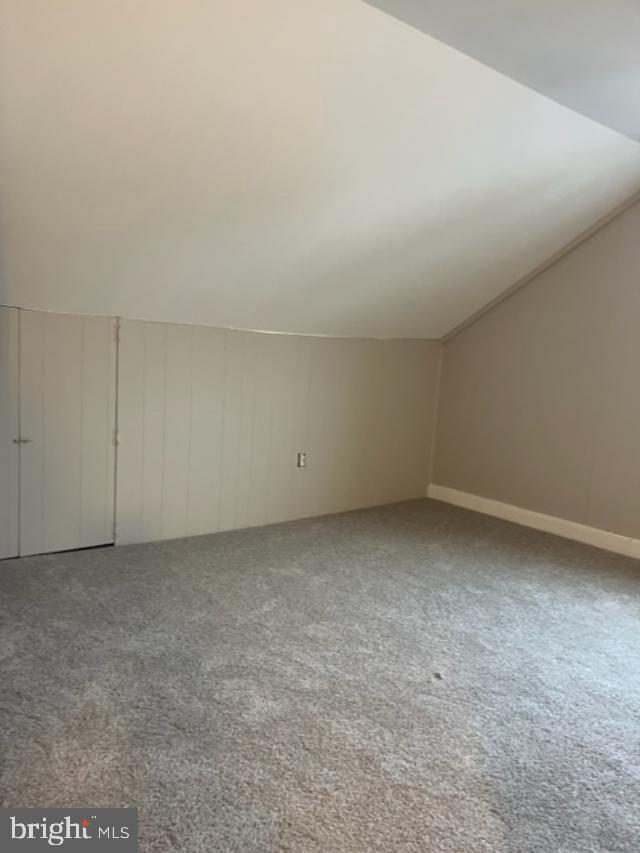 207 Somerset St Property Photo 8