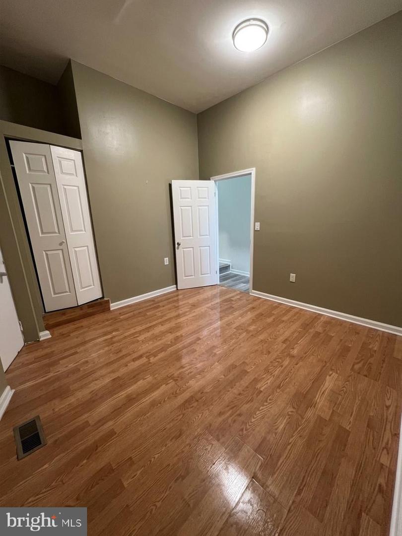 1572 Mount Ephraim Ave #a Property Photo 2