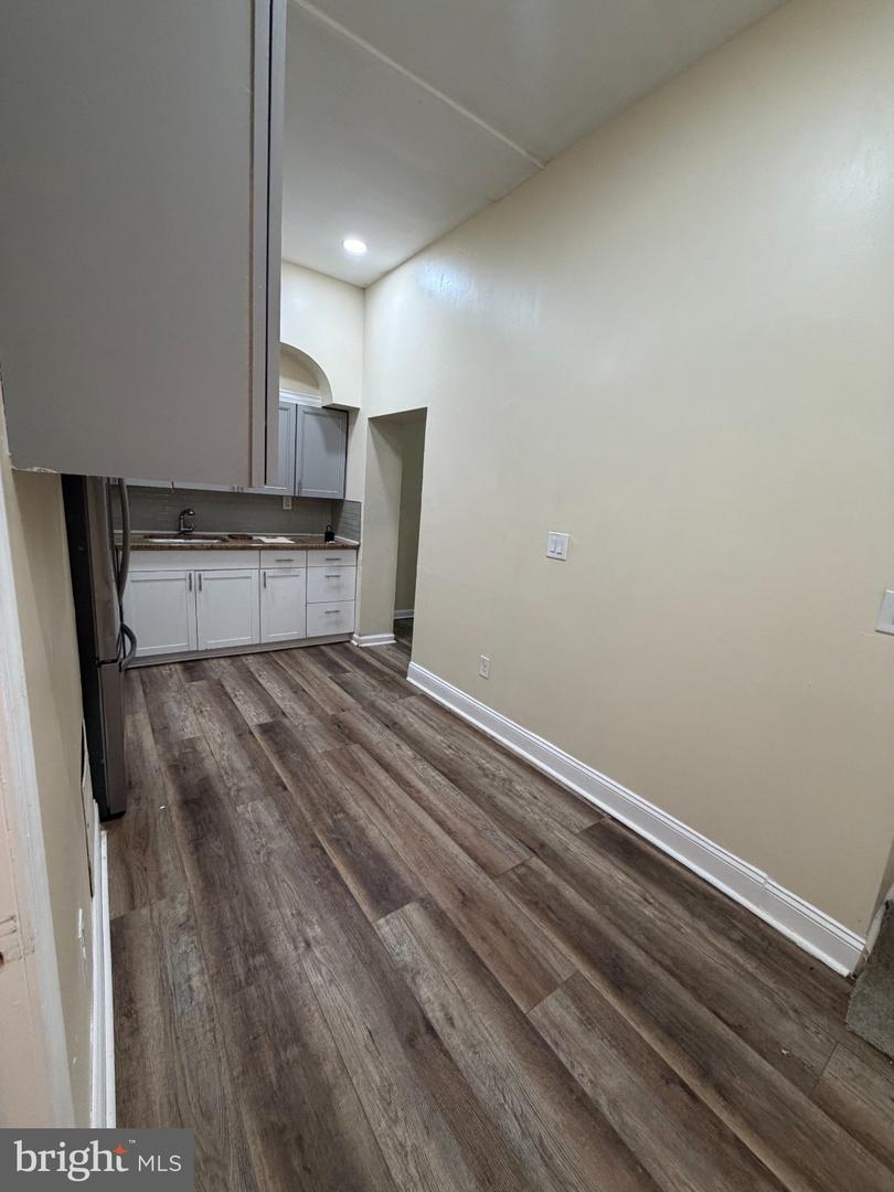 1572 Mount Ephraim Ave #a Property Photo 4