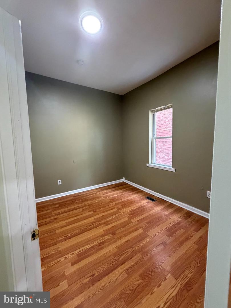 1572 Mount Ephraim Ave #a Property Photo 9