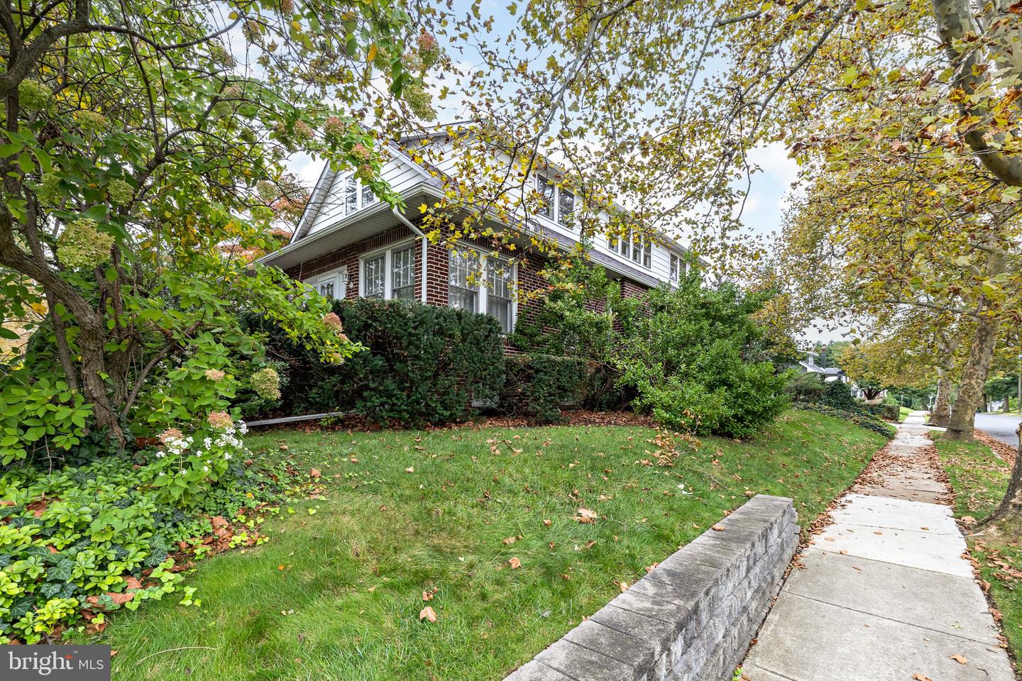 1000 Belmont Ave Property Photo 6