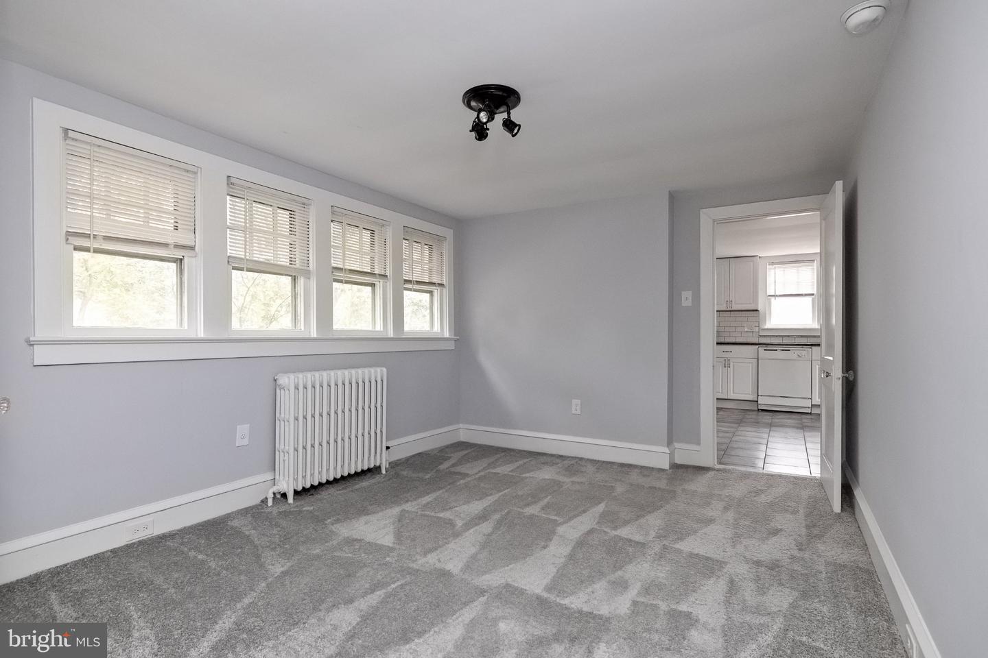 1000 Belmont Ave Property Photo 20