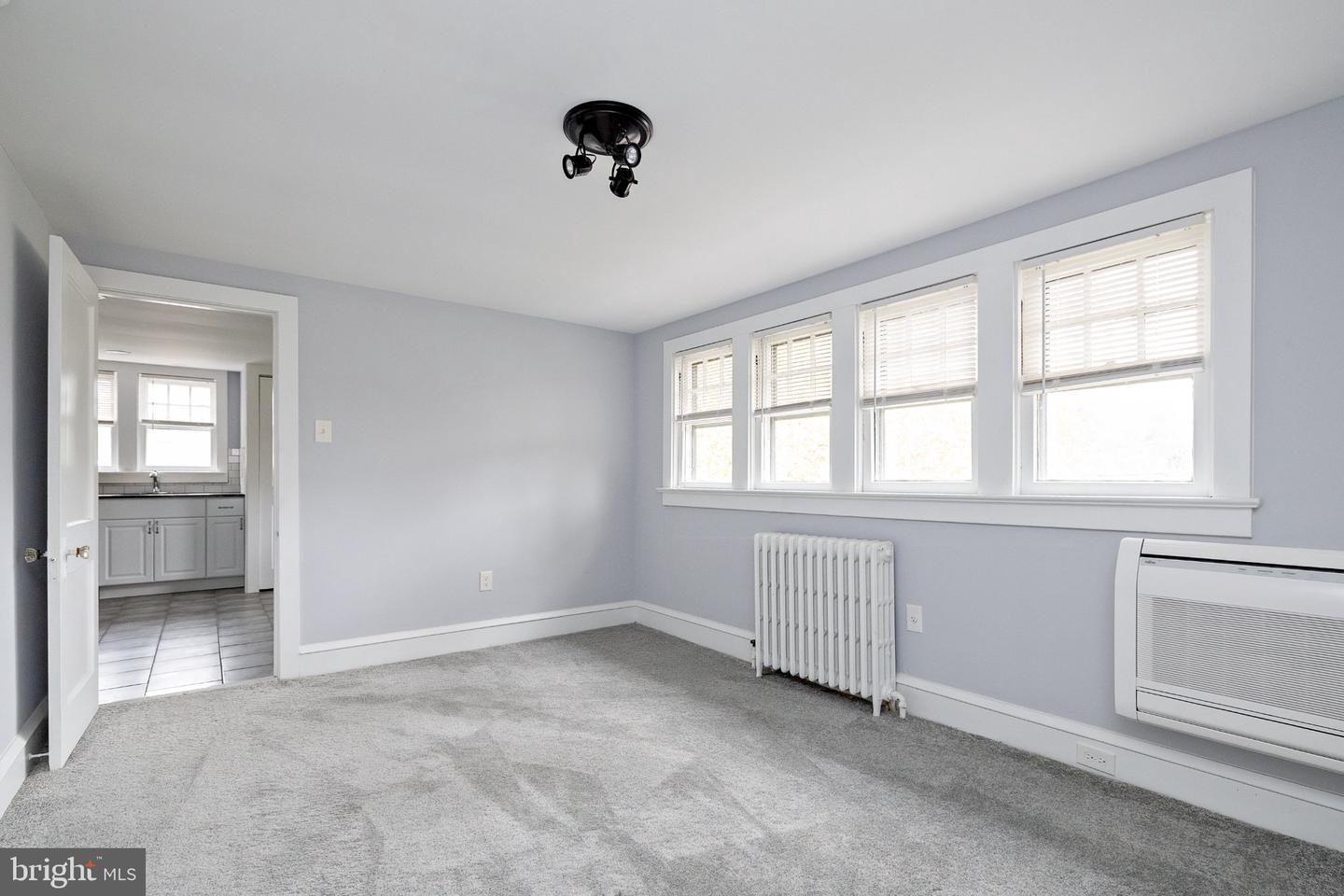 1000 Belmont Ave Property Photo 25
